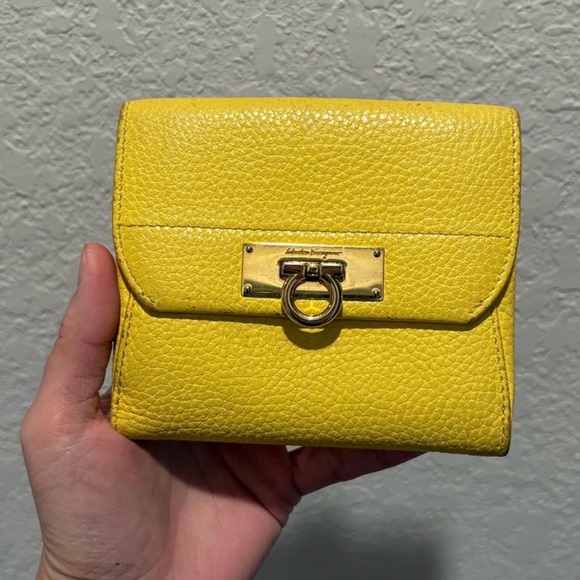 Salvatore Ferragamo Womens Short Yellow Leather Wallet - Picture 1 of 14